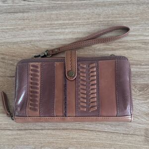 THE SAK Iris Tobacco Leather Smartphone Wristlet Clutch Wallet Zipper Around New